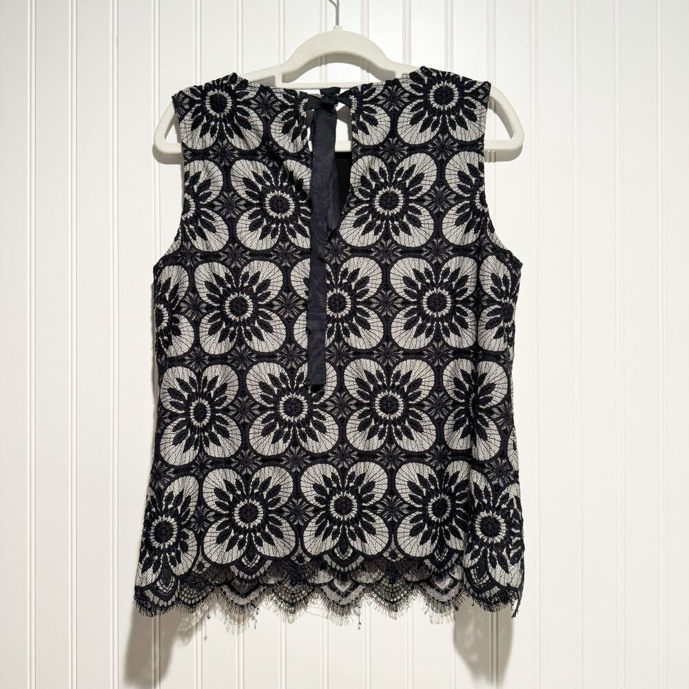 Banana Republic Navy Blue Lace Floral Sleeveless Top Size Medium - Picture 5 of 5